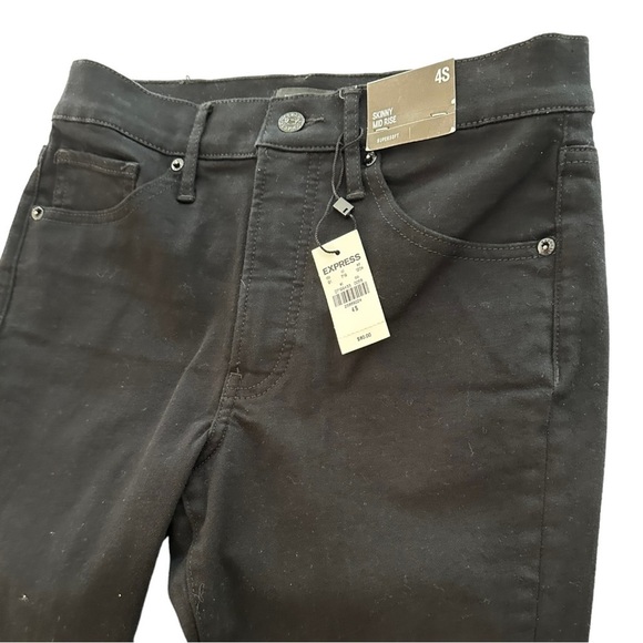 Express NWT Mid Rise Skinny Supersoft Black Jeans SHORT - Picture 4 of 8